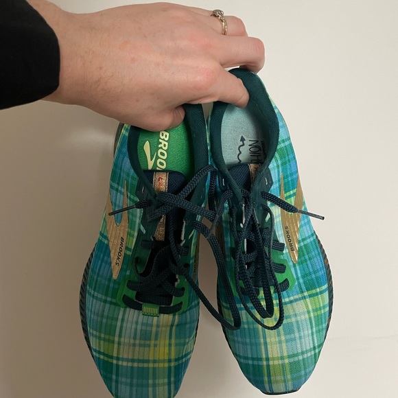 COPY - Brooks St Patrick’s Day Running Shoe - Picture 6 of 7